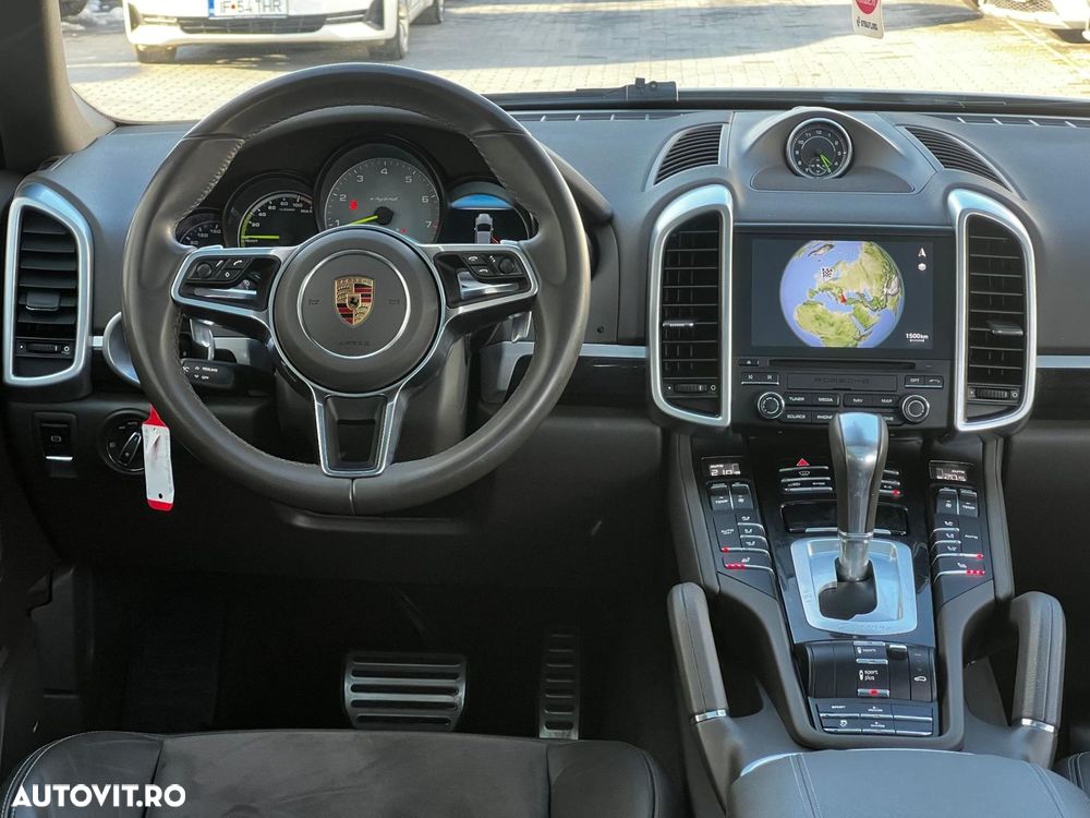 Porsche Cayenne - 9