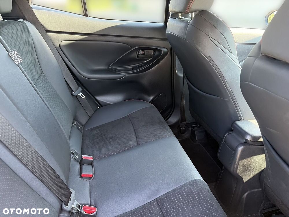 Toyota Yaris Cross Hybrid 1.5 GR Sport - 13