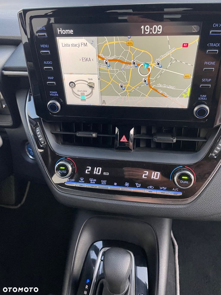 Toyota Corolla 1.8 Hybrid Business Edition - 29