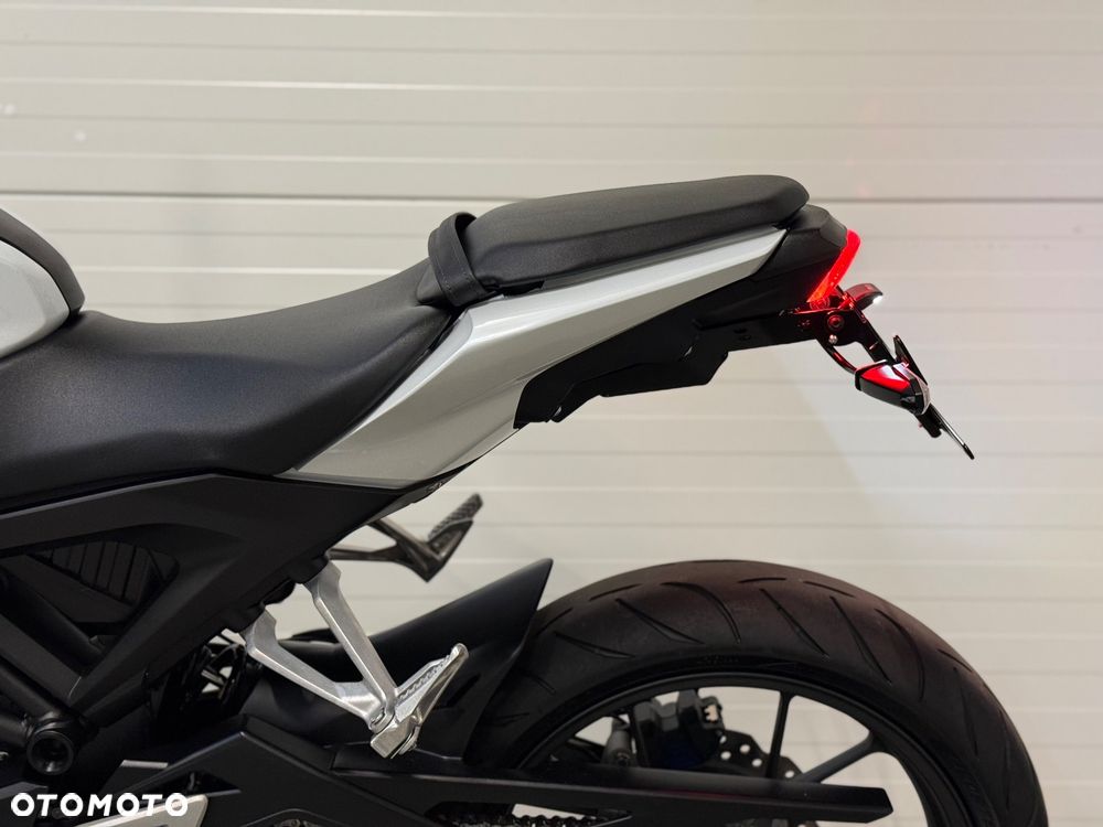 Honda CB - 32