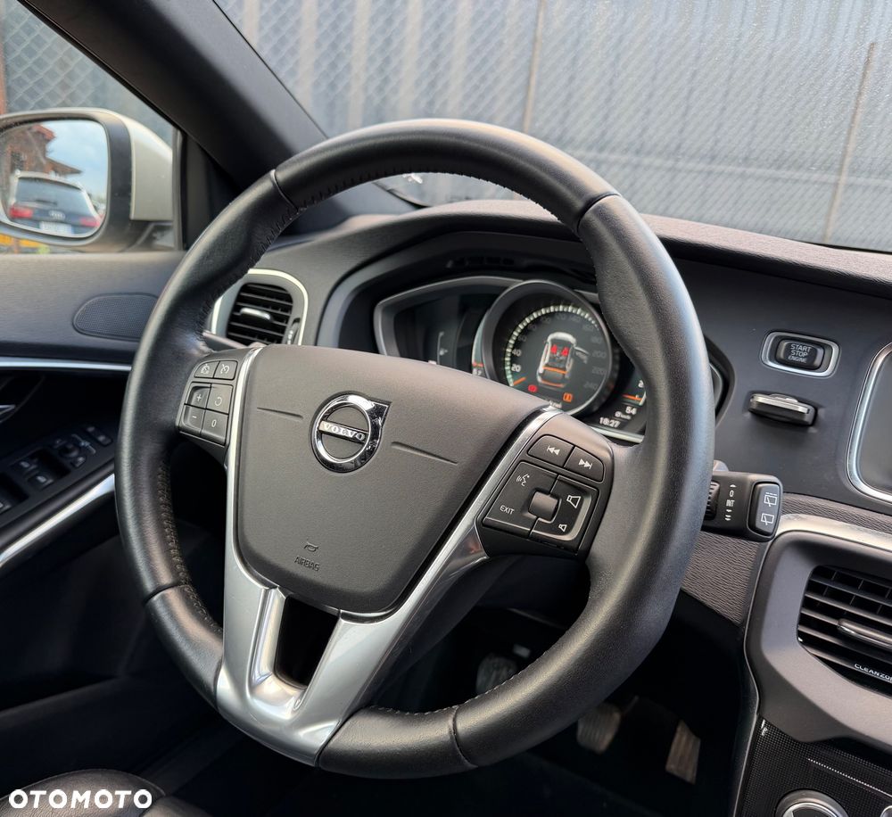 Volvo V40 D3 Momentum - 21