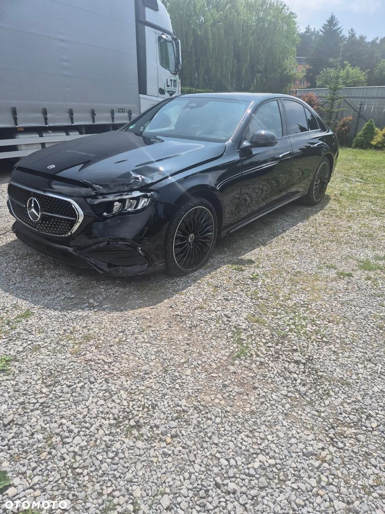 Mercedes-Benz Klasa E 300 9G-TRONIC AMG Line - 20