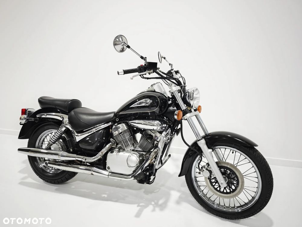 Suzuki Intruder - 2