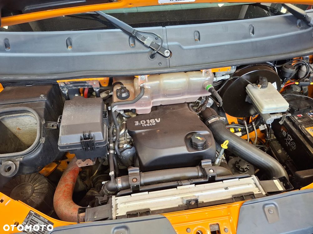 Iveco Daily 35S14 Doka Dubel Brygadówka Służba Drogowa Silnik 3.0 Pomarańczowy 6 Miejsc Hak Kamera Cofania Webasto Ogrzewanie Postojowe Plandeka Tablica Świetlna Światła Ostrzegawcze - 4