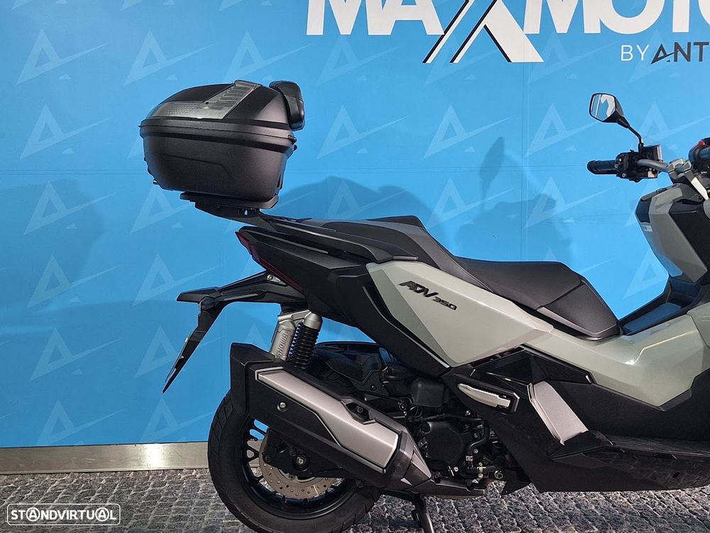 Honda ADV 350 - 4