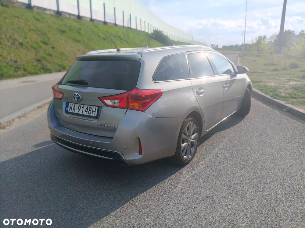 Toyota Auris ver-1-8-hsd-luna - 6