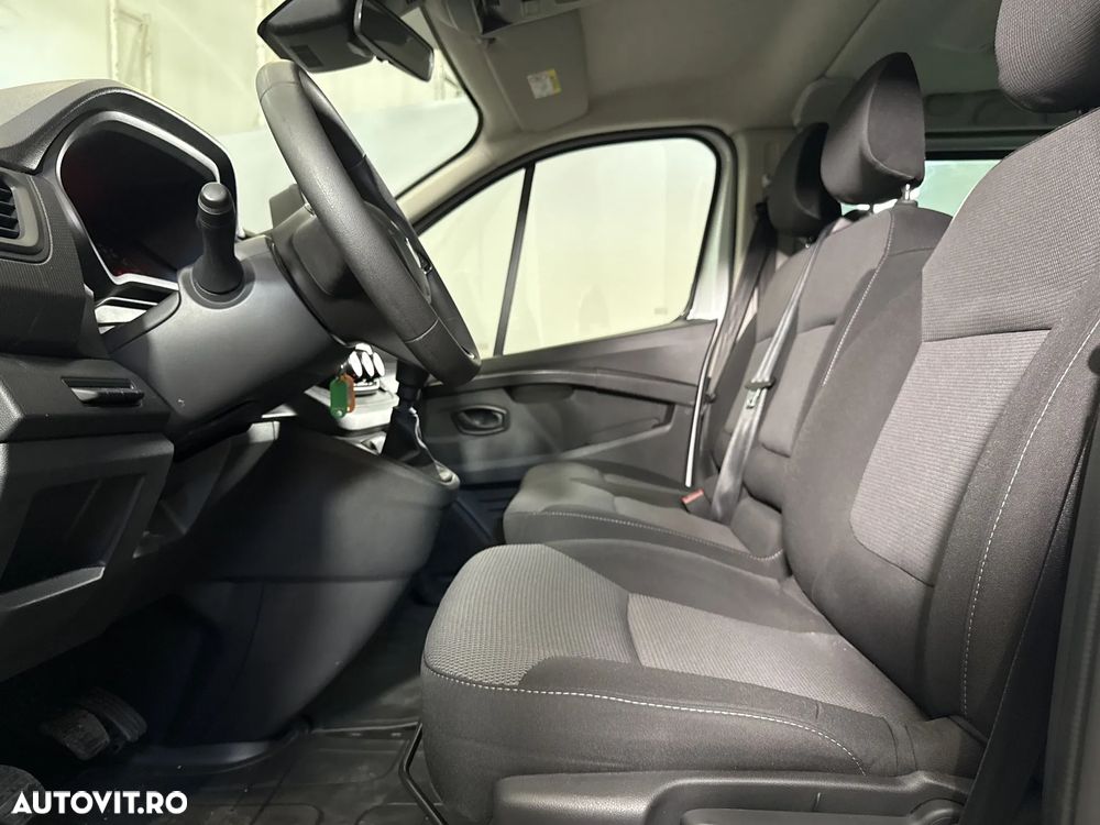 Renault Trafic - 21