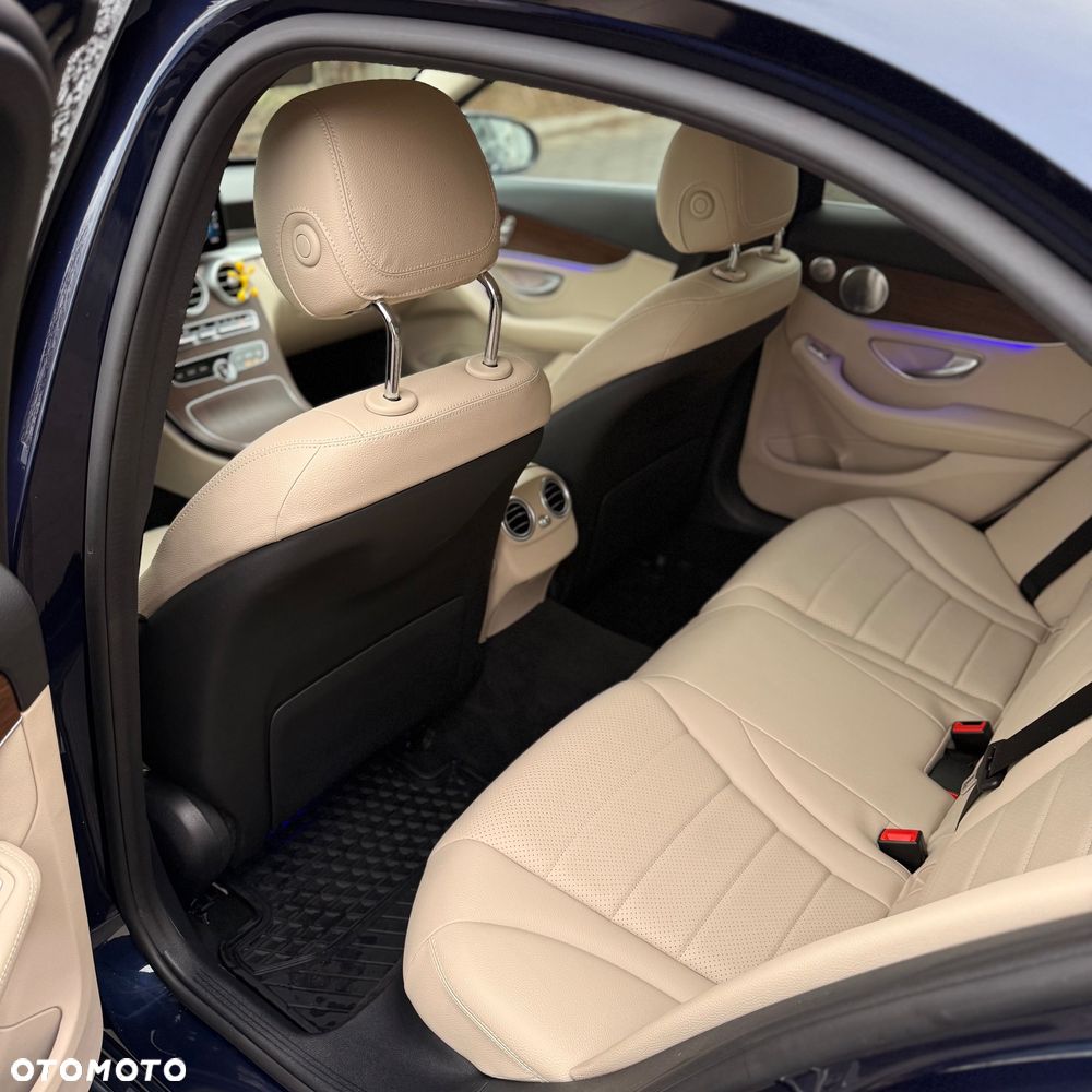 Mercedes-Benz Klasa C 300 9G-TRONIC Avantgarde - 17