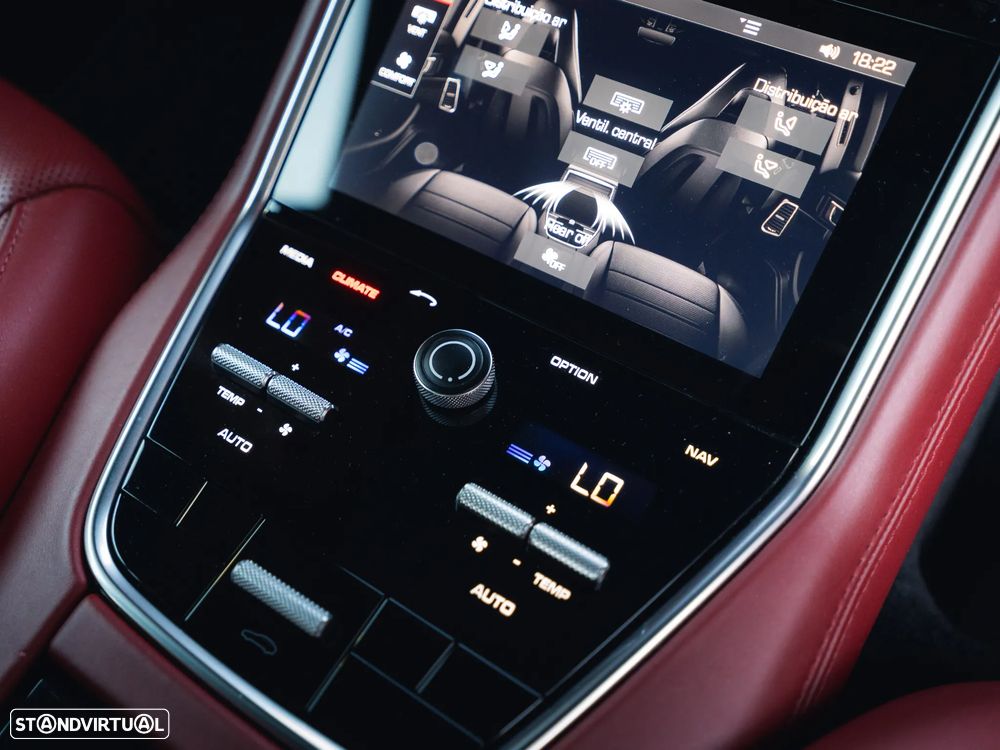 Porsche Panamera 4 E-Hybrid - 29