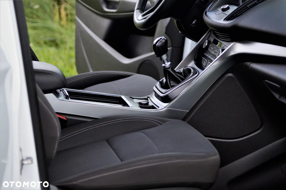 Ford Kuga - 21