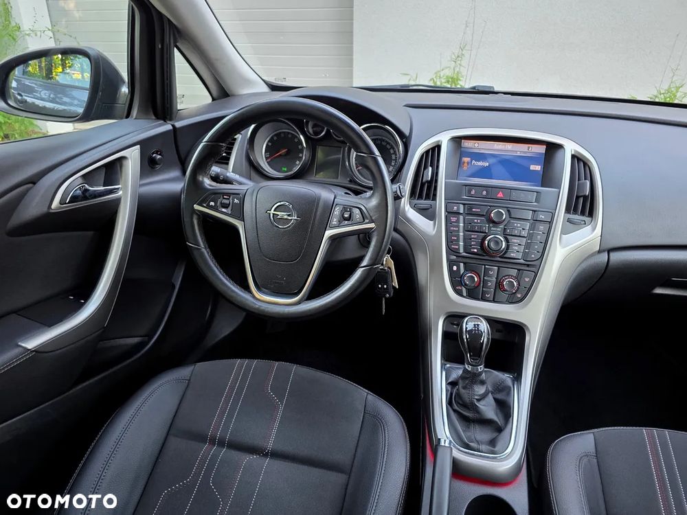 Opel Astra 1.4 T Cosmo - 18