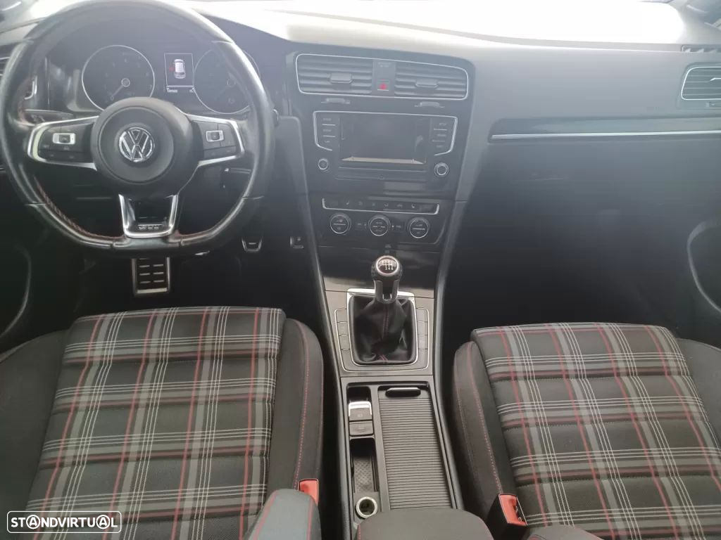 VW Golf 2.0 TSi GTi - 22