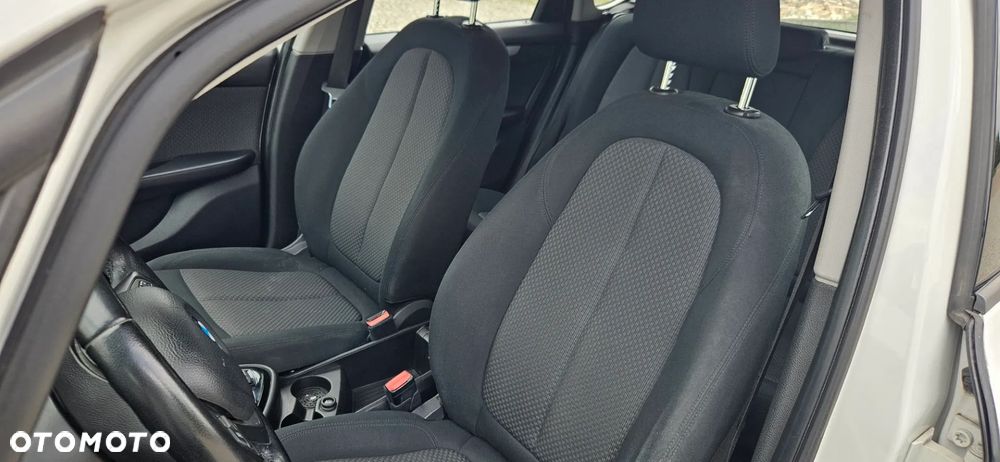 BMW Seria 2 216d - 15