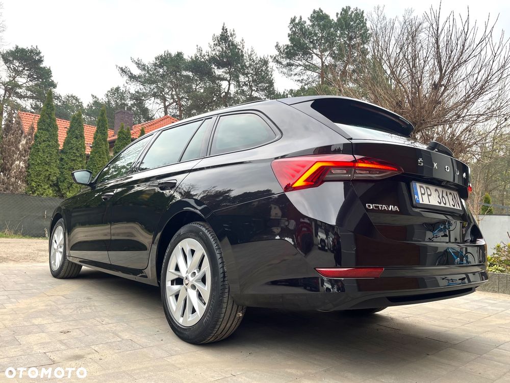 Skoda Octavia 2.0 TDI Style DSG - 3