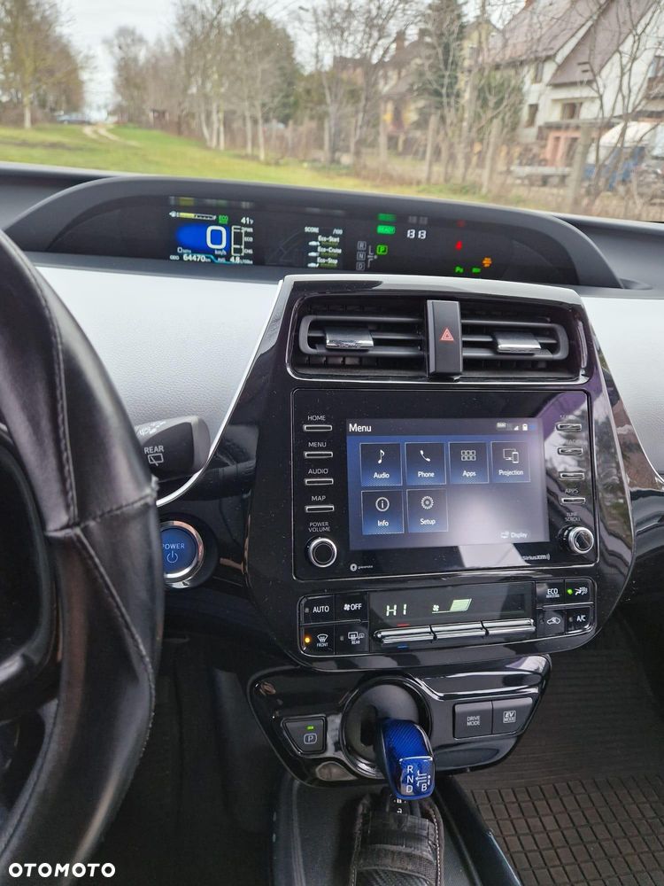 Toyota Prius Hybrid - 10