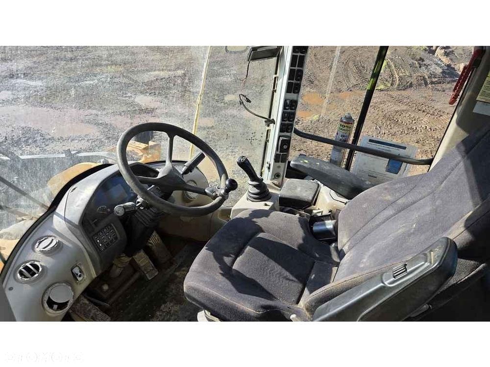 Volvo L220 - 18