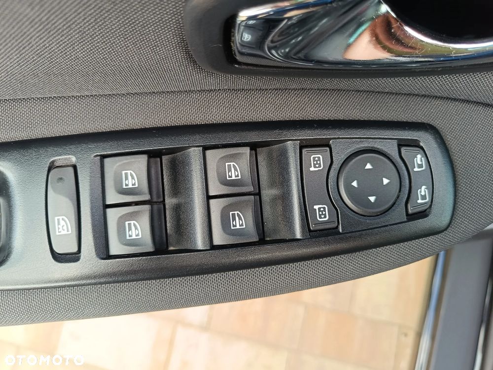 Renault Scenic 1.6 16V 110 TomTom Edition - 17