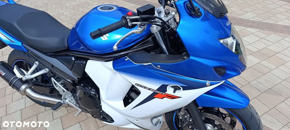 Suzuki GSX - 18