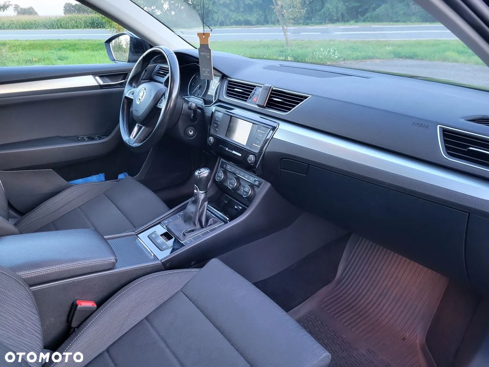 Skoda Superb 2.0 TDI 4x4 Premium Edition - 6