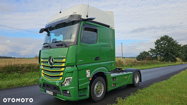 Mercedes-Benz Actros 1951