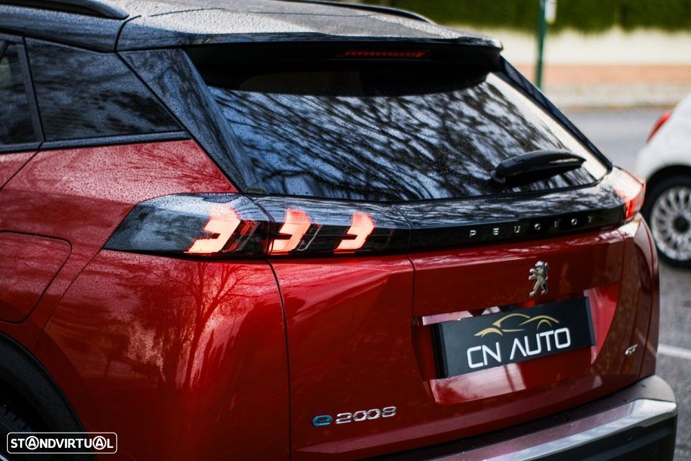 Peugeot e-2008 50 kWh GT - 5
