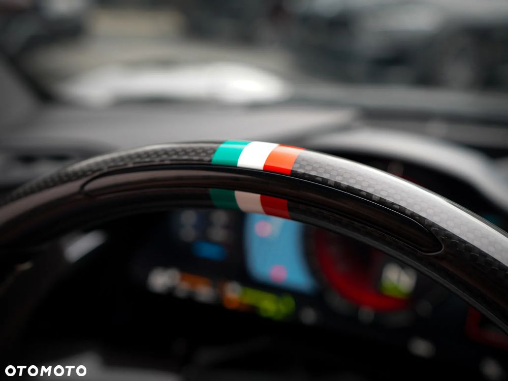 Ferrari SF90 Spider - 23