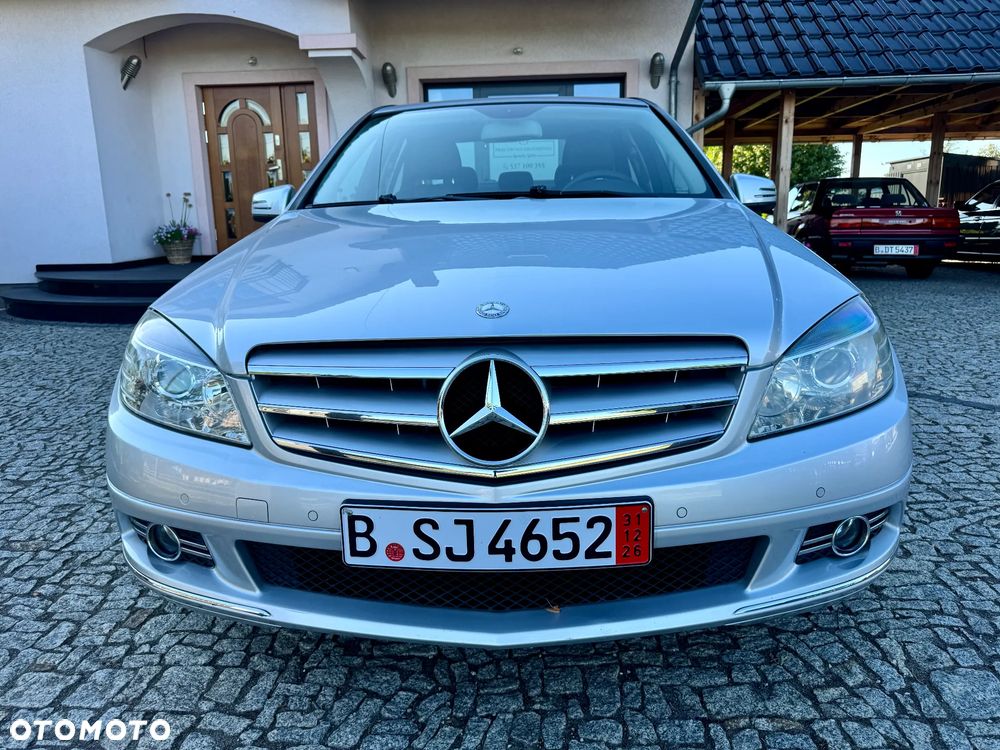 Mercedes-Benz C-Class 2009 photo 2