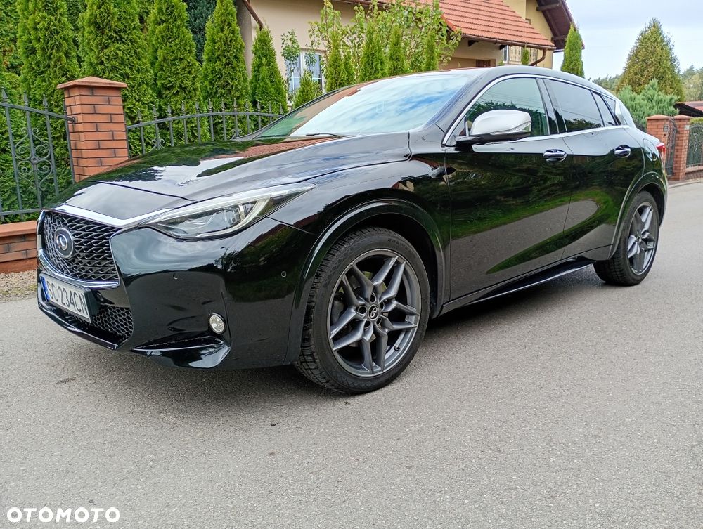 Infiniti Q30 2026 photo 2