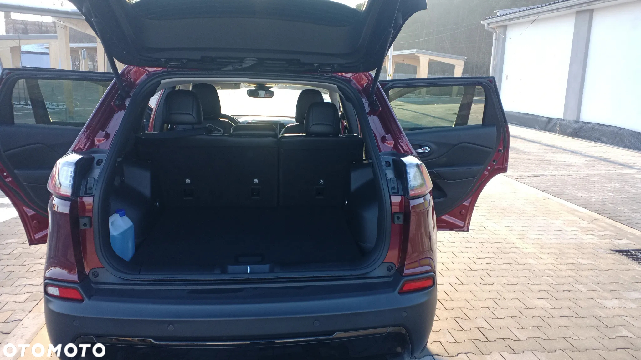 Jeep Cherokee - 21