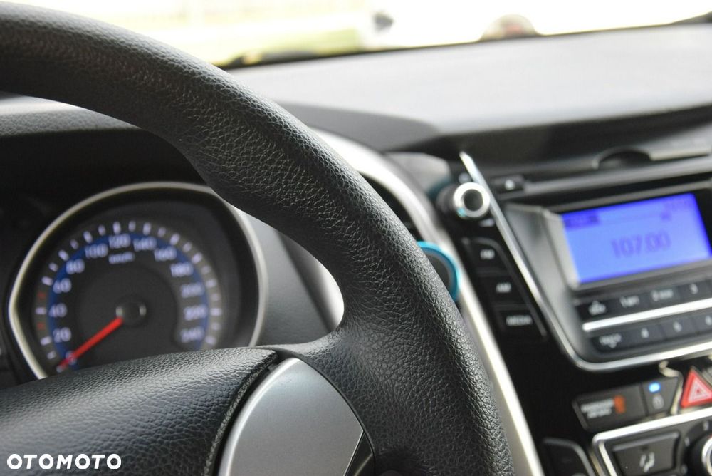 Hyundai i30 1.4 Classic + - 28