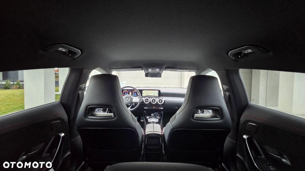 Mercedes-Benz CLA 250 E AMG Line 8G-DCT - 11