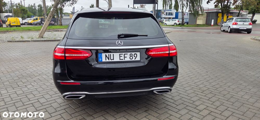 Mercedes-Benz Klasa E 220 d 9G-TRONIC - 14