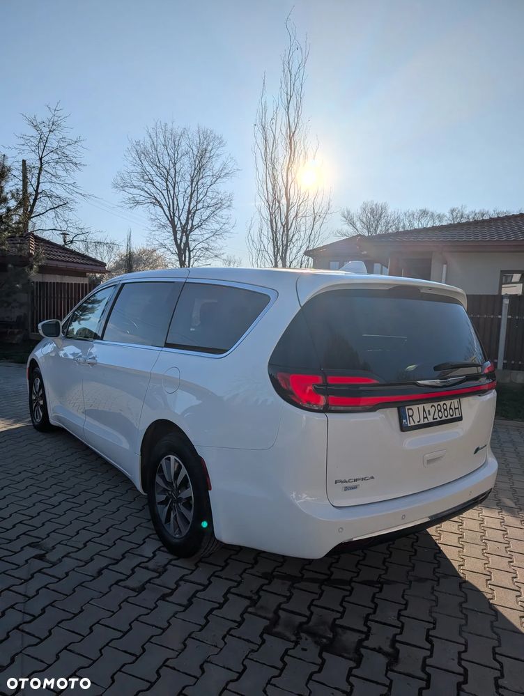 Chrysler Pacifica - 10