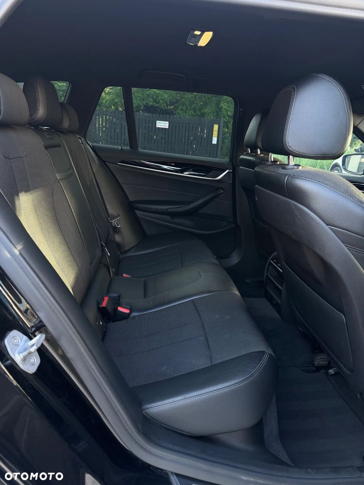 BMW Seria 5 520d Sport Line - 13