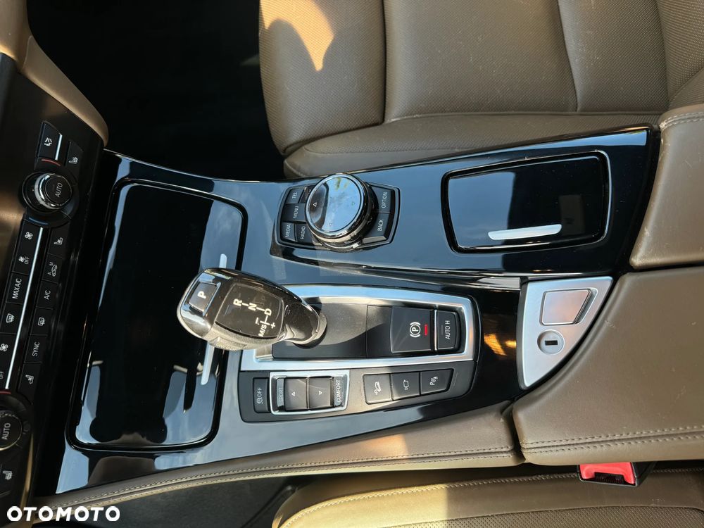 BMW Seria 5 535i xDrive - 12