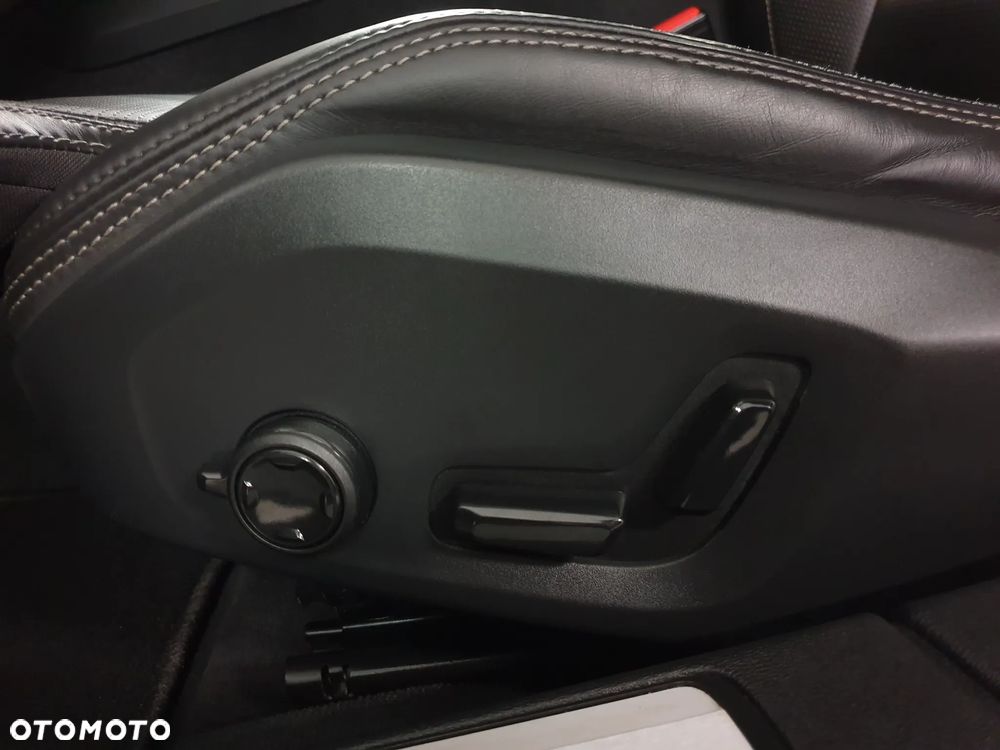 Volvo V60 D3 Geartronic R-Design - 31