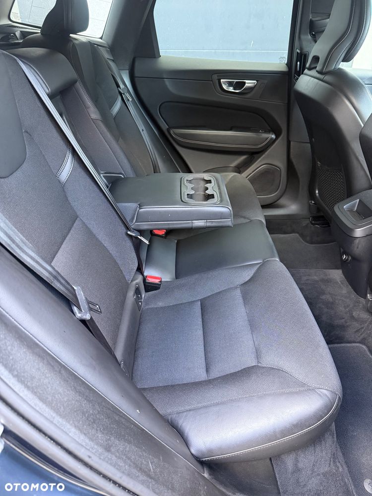 Volvo XC 60 D3 Momentum Pro - 26