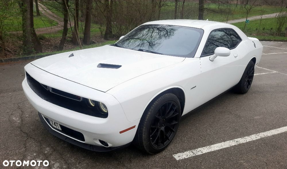 Dodge Challenger - 1