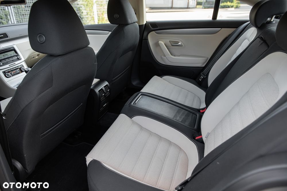 Volkswagen Passat 2.0 TDI DPF BlueMotion Technology Comfortline - 21