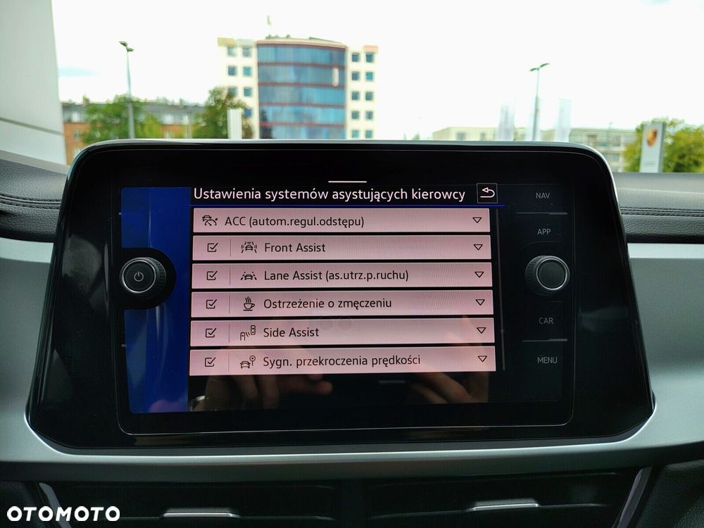 Volkswagen T-Roc - 19