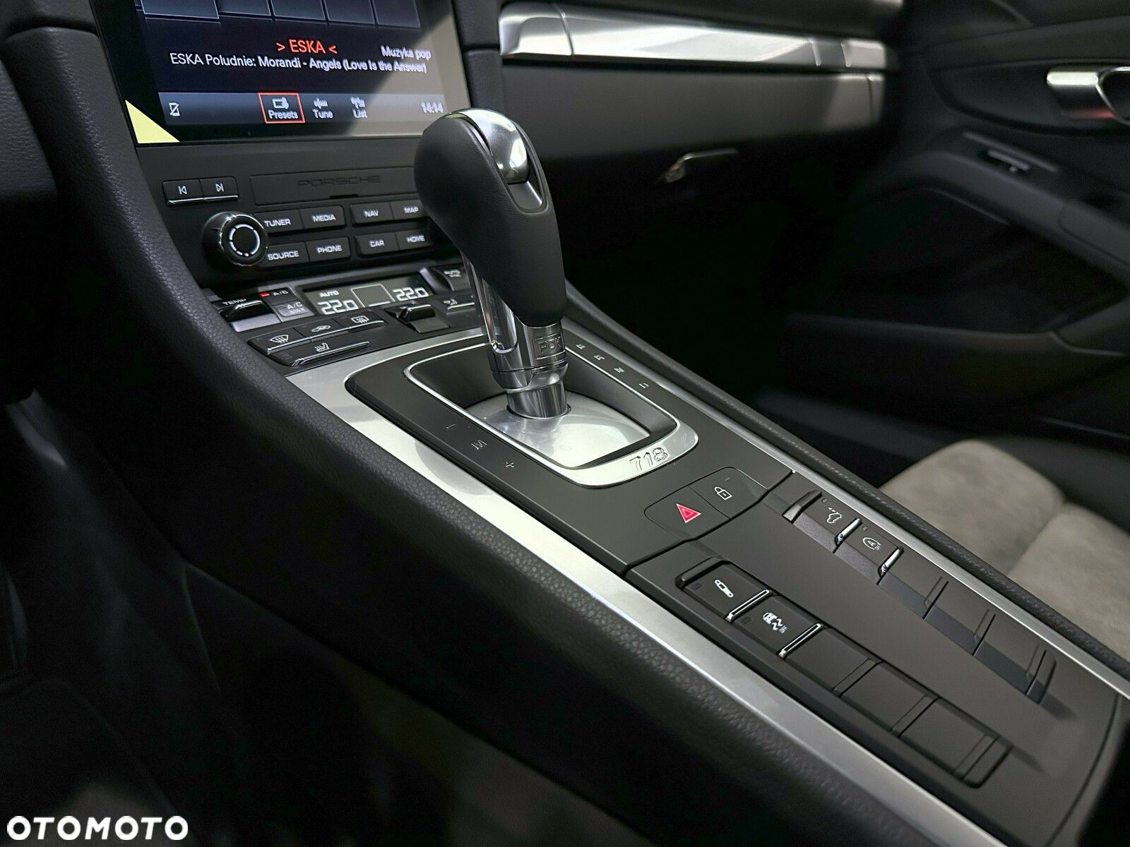 Porsche 718 Cayman - 18