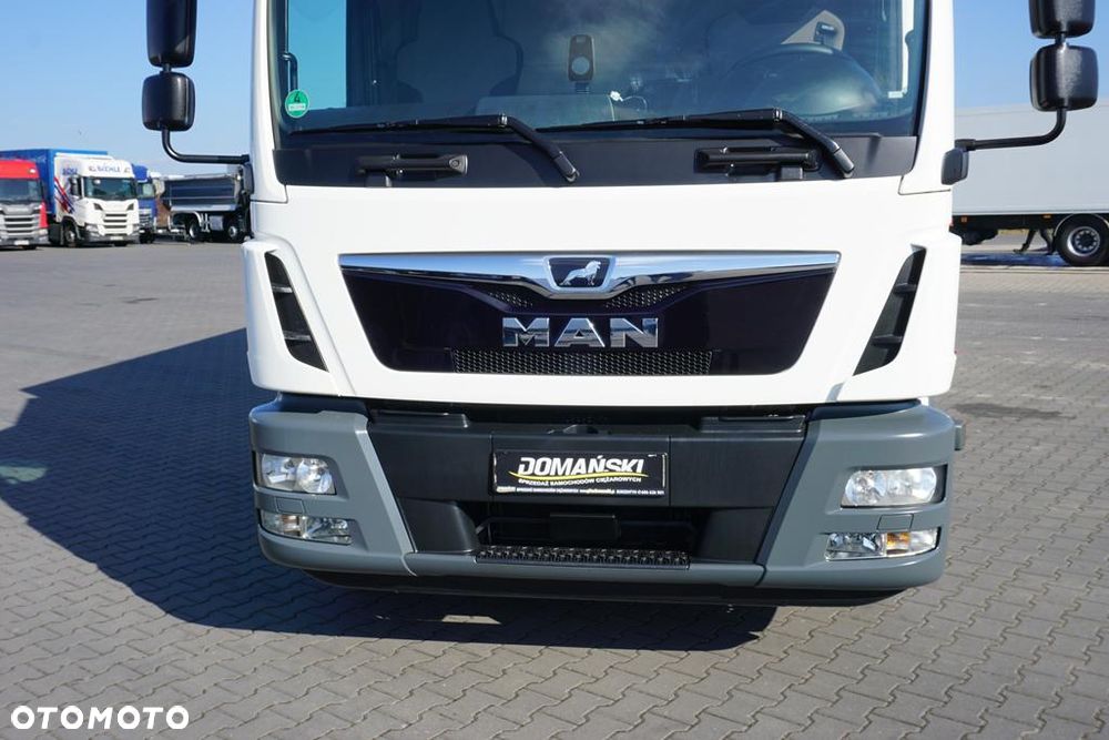 MAN TGM / 12.250 / EURO 6 / KONTENER + WINDA / 20 PALET / DŁ. 8 M - 30