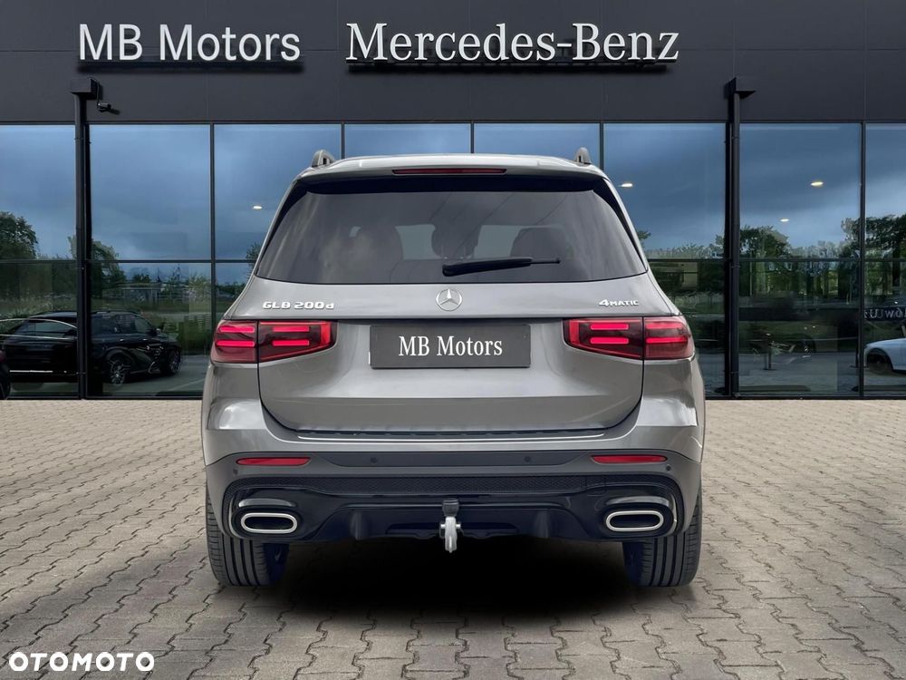 Mercedes-Benz GLB - 10