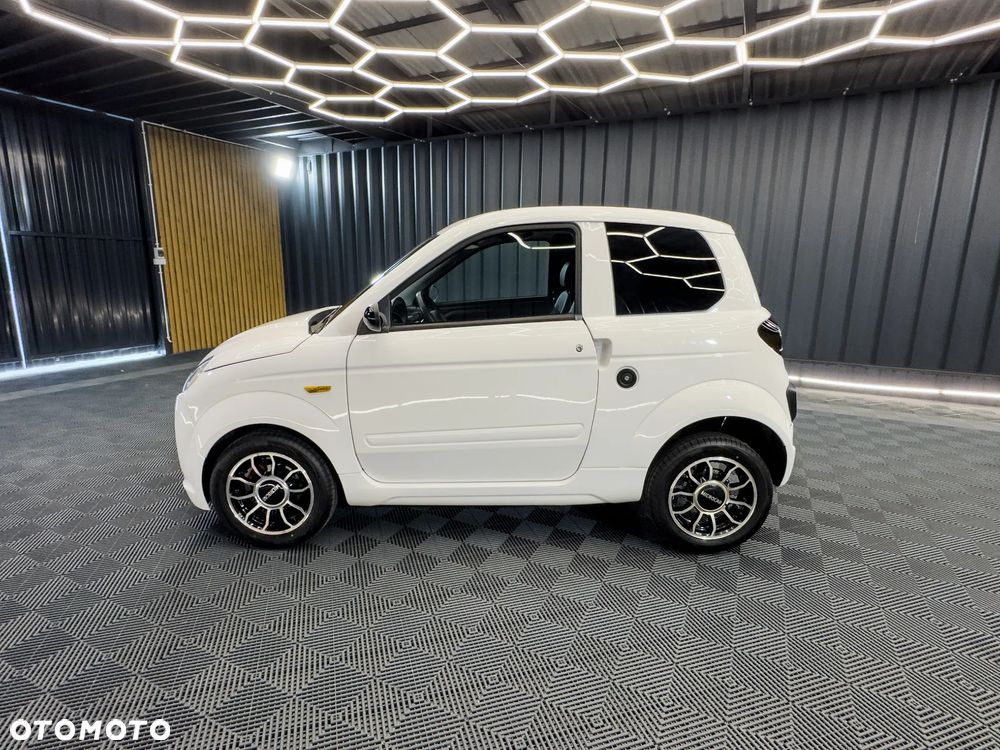 Microcar M.GO - 8