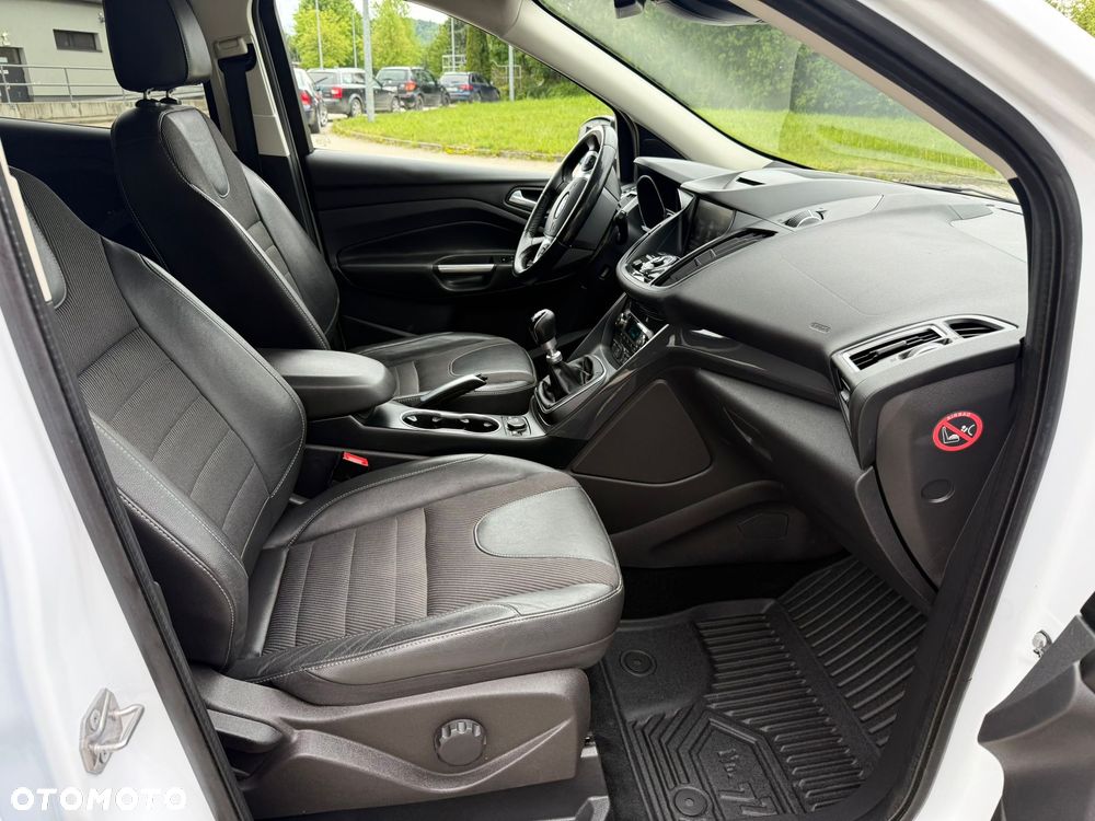 Ford Kuga 2.0 TDCi 4x4 ST-Line - 19