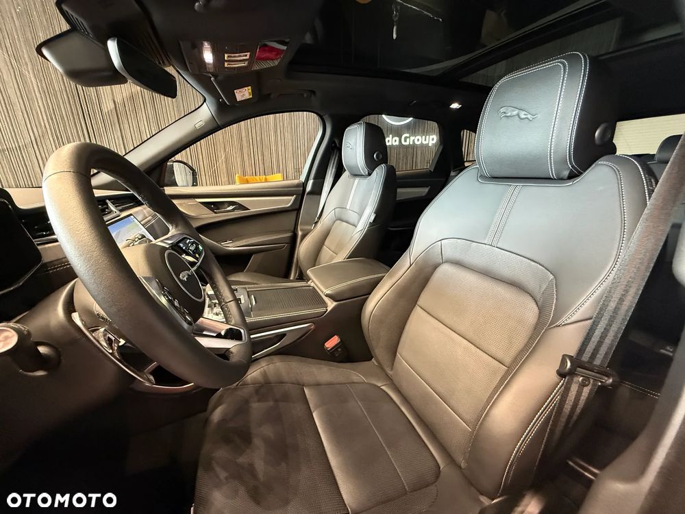 Jaguar F-Pace 2.0 D200 mHEV AWD R-Dynamic SE - 16