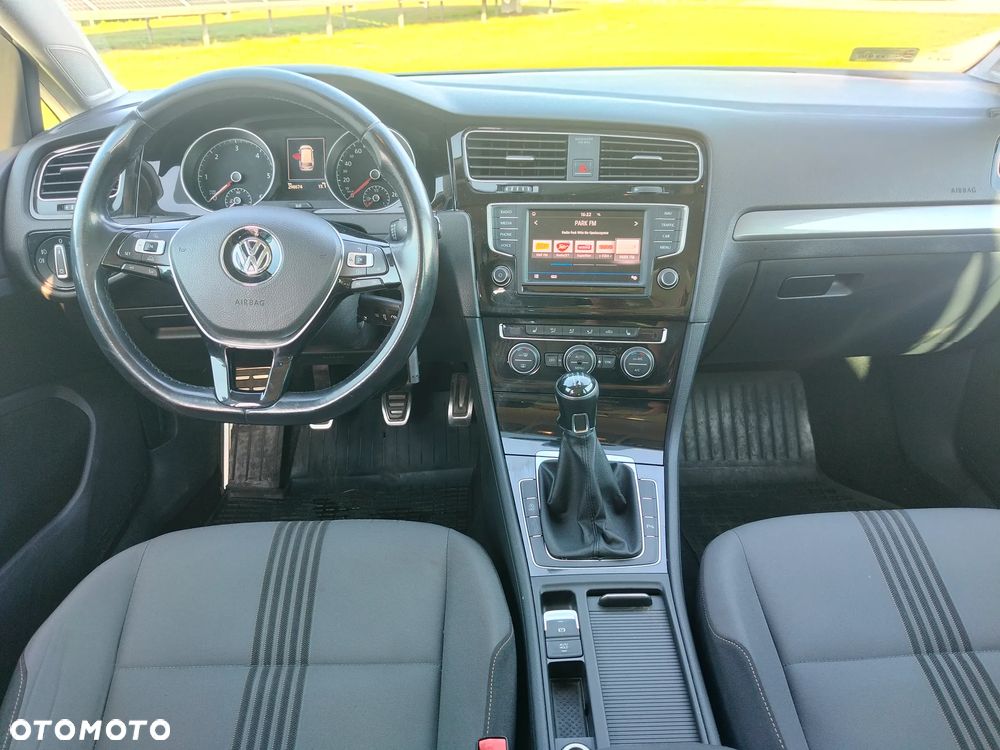 Volkswagen Golf - 5
