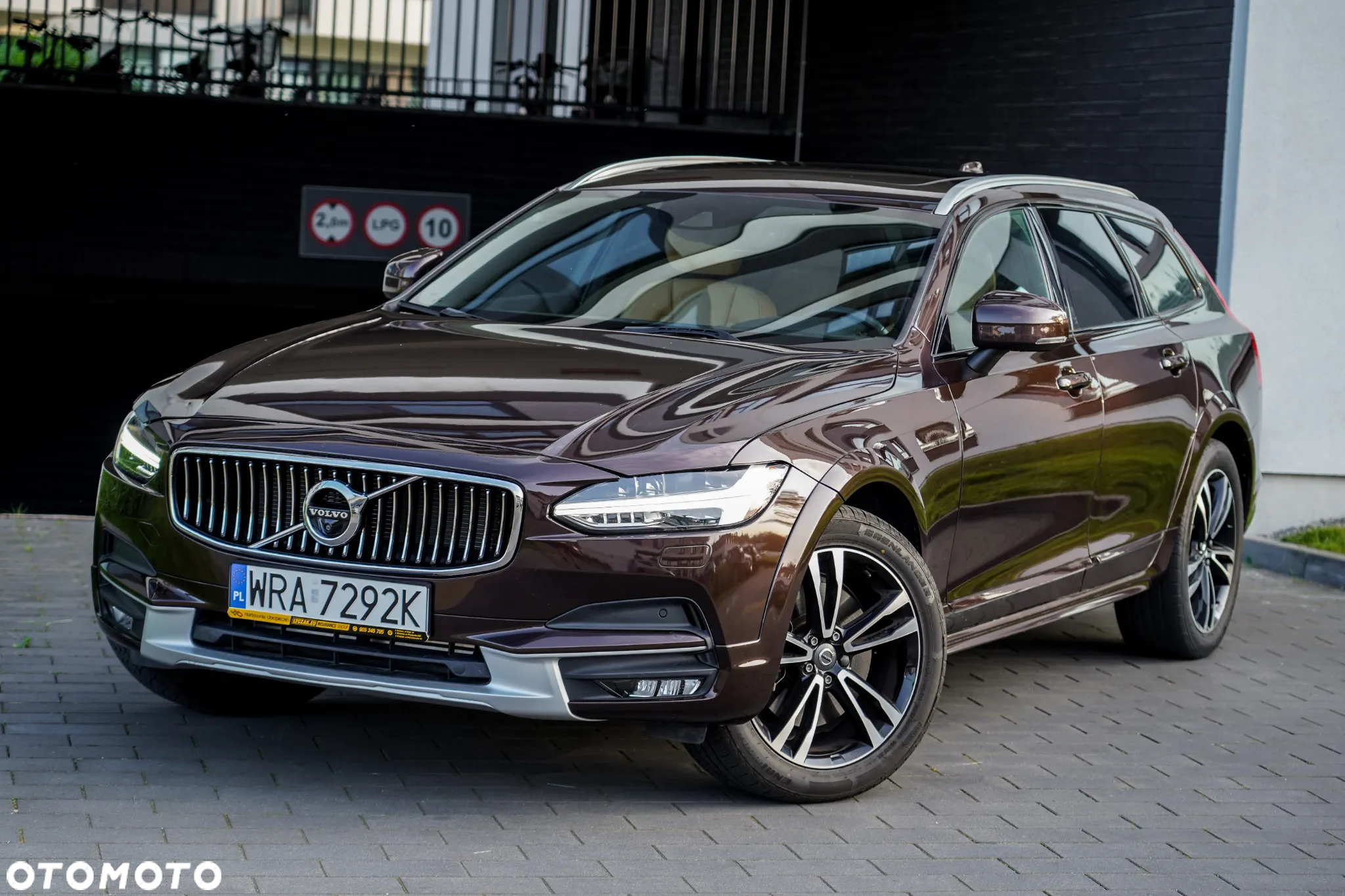 Volvo V90 Cross Country T6 AWD Pro - 2