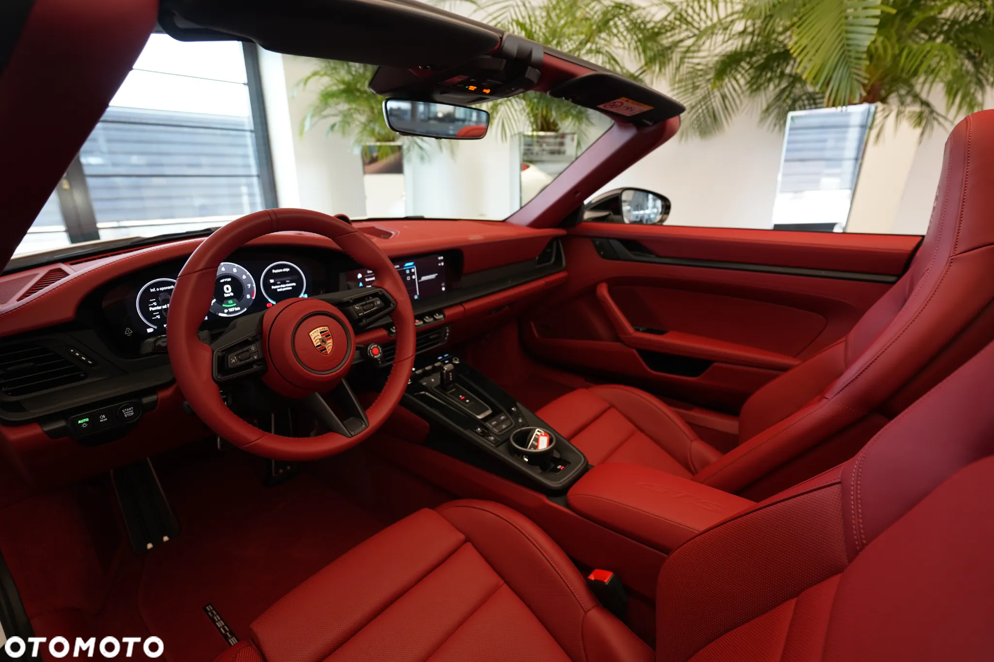 Porsche 911 Carrera GTS Cabrio - 15