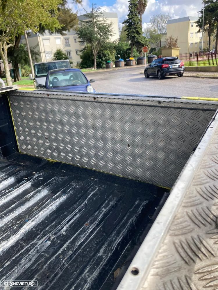 Nissan Navara 2.5 dCi CD LE Sport Edition - 29